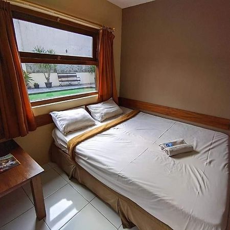 Guest House Teras Solo Syariah Экстерьер фото